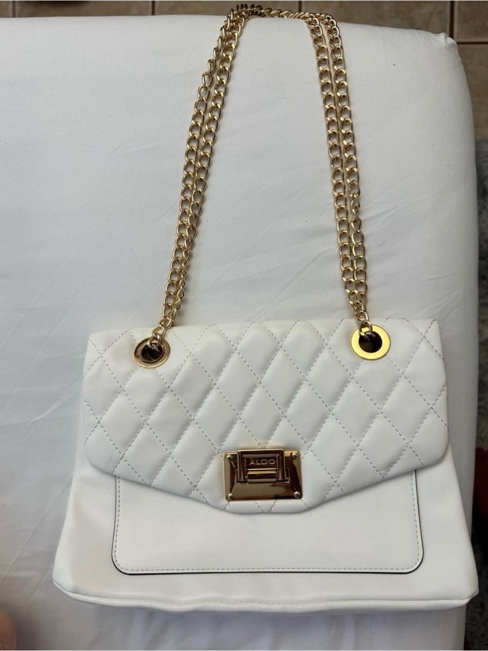 ALDO White Quilted Shoulder Bag with Gold Chain - Picture 1 of 1